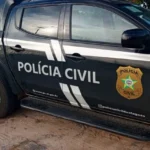 MÃE ESFAQUEIA ROSTO DA FILHA DURANTE DISCUSSÃO