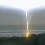 MORRE TURISTA ATINGIDA POR RAIO ENQUANTO CAMINHAVA NA FAIXA DE AREIA DURANTE TEMPESTADE EM PRAIA