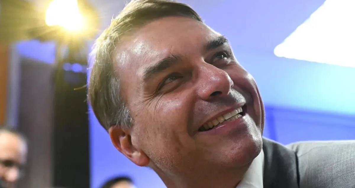MDB SELA APOIO A FLÁVIO BOLSONARO NO SEGUNDO TURNO DA ELEIÇÃO