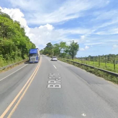 MOTORISTA BÊBADO PROVOCA ENGAVETAMENTO NA LADEIRA DO CATOLÉ, DEIXA DUAS CRIANÇAS FERIDAS E FOGE