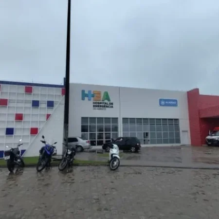 JOVEM DE 19 ANOS FICA FERIDO EM COLISÃO ENTRE MOTOS