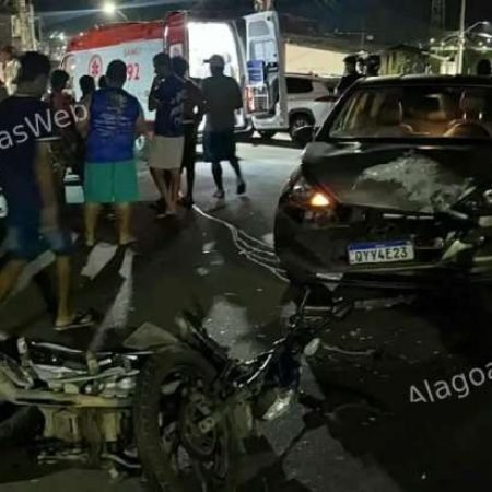 COLISÃO ENTRE CARRO E MOTO DEIXA JOVEM DE 20 ANOS FERIDO