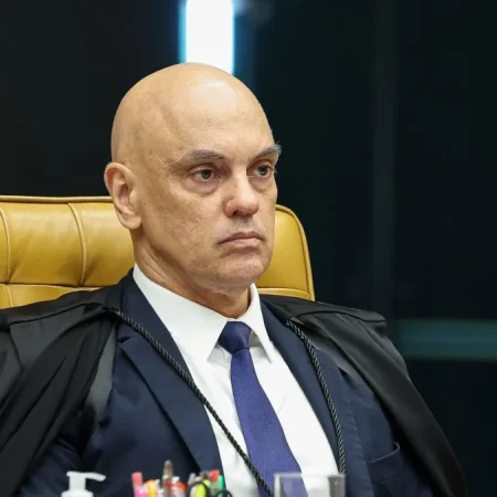 COCHICHOS, CAFÉ E SILÊNCIO DE MORAES: BASTIDORES DO JULGAMENTO NO STF