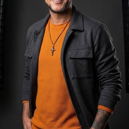 TONY HITS ANUNCIA VOLTA AO SBT DE SÃO PAULO PARA PARTICIPA DO PROGRAMA SILVIO SANTOS COM PATRÍCIA ABRAVANEL