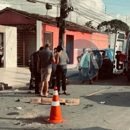 COLISÃO ENTRE MOTOCICLETAS DEIXA HOMENS FERIDOS