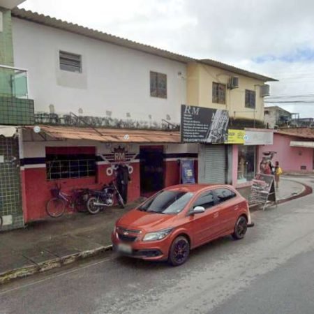 HOMEM JOGA ÁLCOOL EM MULHER E BEBÊ E AMEAÇA ATEAR FOGO APÓS CRISE DE CIÚMES