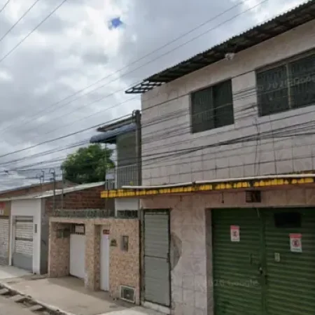 FILHA AGRIDE MÃE COM DEFICIÊNCIA APÓS CHEGAR EMBRIAGADA E DESTRÓI CASA