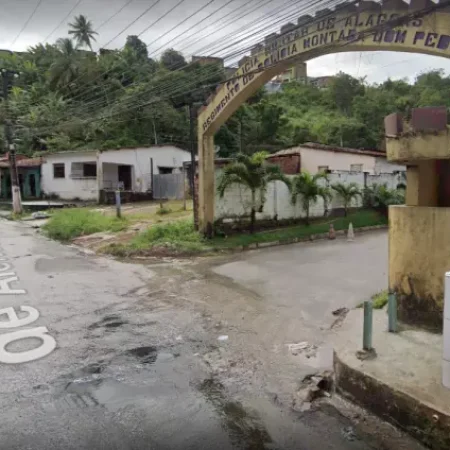 HOMEM É ENCONTRADO MORTO COM TIRO NA NUCA PRÓXIMO À CAVALARIA