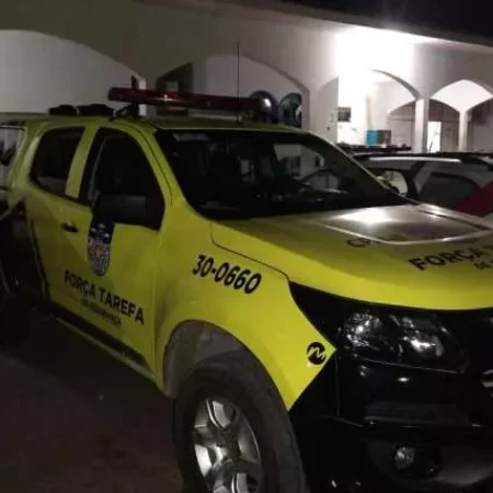 HOMEM COM MANDADO DE PRISÃO EM ABERTO É CAPTURADO APÓS TENTAR SE ESCONDER EM CASA