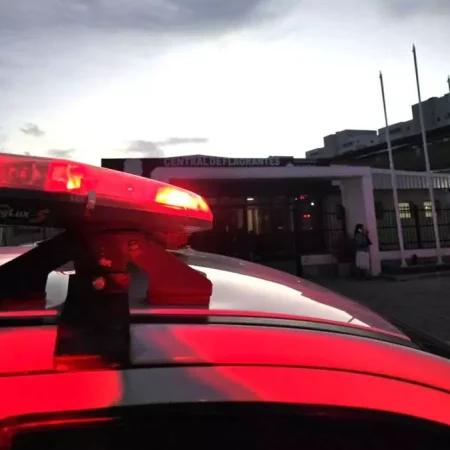 HOMEM É PRESO DUAS VEZES NO MESMO DIA POR AMEAÇA E PERSEGUIÇÃO