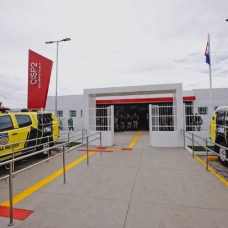 MULHER ALCOOLIZADA É PRESA APÓS AGREDIR COMPANHEIRO COM FACADA