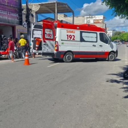 COLISÃO ENTRE MOTOCICLETAS DEIXA FERIDOS