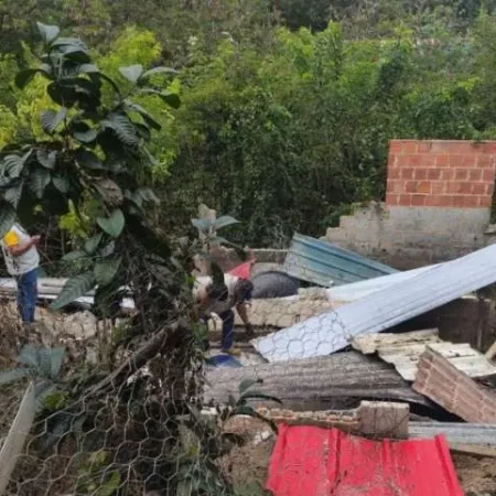 AÇÃO INTEGRADA DESATIVA POCILGA CLANDESTINA E GARANTE SAÚDE