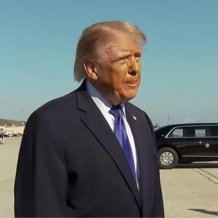 TRUMP DIZ QUE LULA PEDIU QUE ELE NÃO TOMASSE PARTIDO NA ELEIÇÃO BRASILEIRA