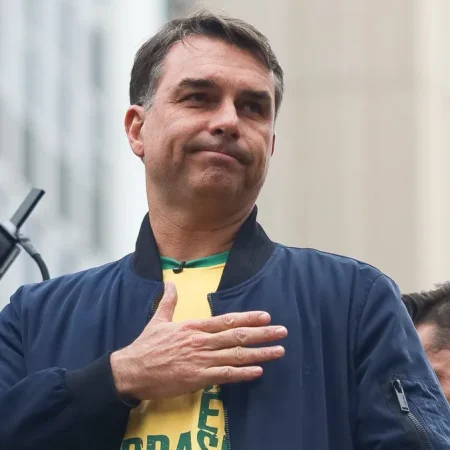 DATAFOLHA: FLÁVIO LIDERA CENÁRIOS DE 1º E 2º TURNOS EM SP
