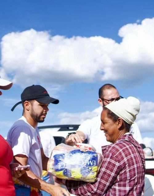 PREFEITURA DE DELMIRO GOUVEIA CONCLUI ENTREGA DE CESTAS BÁSICAS DA SEMANA SANTA NA ZONA RURAL