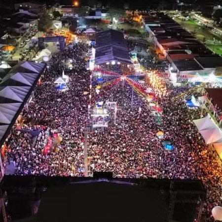 PREFEITOS E PREFEITAS DO ALTO SERTÃO ASSINAM CARTA ABERTA FIXANDO LIMITE DE R$ 500 MIL PARA CACHÊS ARTÍSTICOS