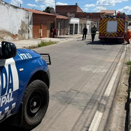 GUARDA MUNICIPAL E TRABALHO INTEGRADO COM O CORPO DE BOMBEIROS EVITAM POSSÍVEL TRAGÉDIA EM DELMIRO GOUVEIA
