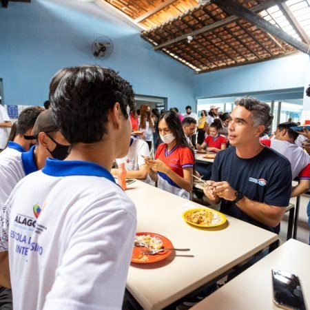 RAFAEL BRITO PROPÕE AMPLIAR RECURSOS DA ALIMENTAÇÃO ESCOLAR PARA ALUNOS MAIS VULNERÁVEIS