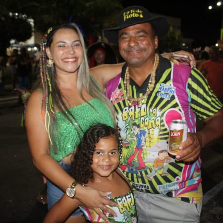 BLOCO BAFO DA CANA ARRASTA MULTIDÃO E ANIMA O CARNAVAL DE DELMIRO GOUVEIA COM IRREVERÊNCIA E TRADIÇÃO; VEJA AS FOTOS