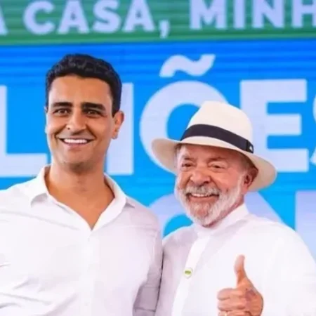JHC PARABENIZA LULA POR REELEIÇÃO E É QUESTIONADO NAS REDES