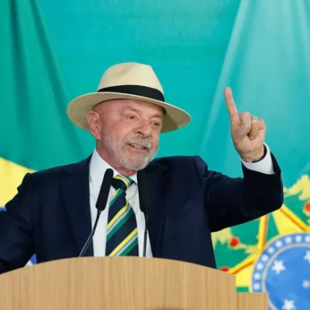 LULA AVALIA INDICAR NOVO NOME AO STF APÓS SEGUNDO TURNO