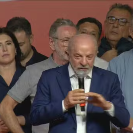 APÓS ELEIÇÃO IR AO SEGUNDO TURNO, LULA DIZ QUE VOTAÇÃO SERÁ ‘PROVA DOS NOVE’ E VAI DERROTAR FLÁVIO BOLSONARO