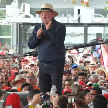 LULA: “QUERO GANHAR PRA MANTER BOLSONARO NA CADEIA”
