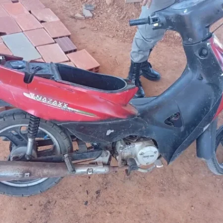 MOTO COM QUEIXA DE ROUBO É RECUPERADA PELA PM DURANTE TENTATIVA DE VENDA