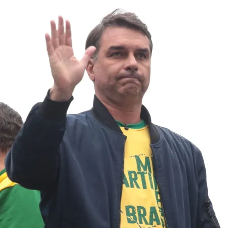 SOB OFENSIVA DO PT, FLÁVIO PREPARA CONTRA-ATAQUE A LULA ANTES DO 1º TURNO