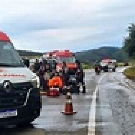 ADOLESCENTE MORRE APÓS MOTO EM QUE ESTAVA SER ATINGIDA POR CAMINHÃO