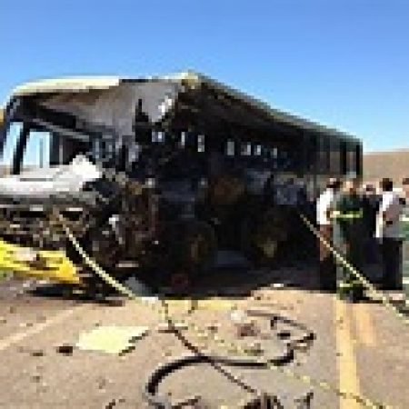7 PESSOAS MORREM EM GRAVE ACIDENTE ENTRE CAMINHÃO E ÔNIBUS