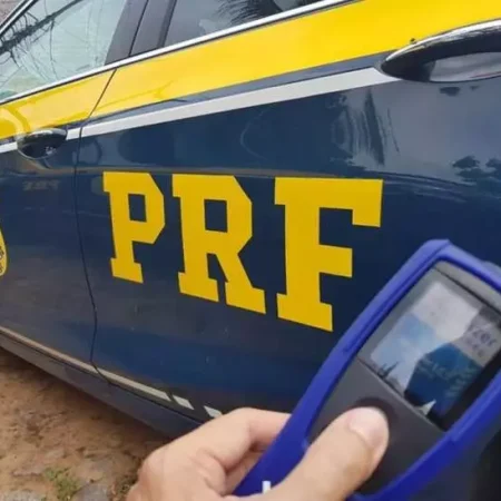 HOMEM É PRESO EM FLAGRANTE POR EMBRIAGUEZ AO VOLANTE PELA PRF