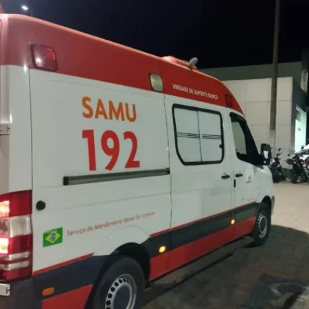 GRAVE: MOTOCICLISTA CAI EM BURACO DE 2 METROS E FICA FERIDO