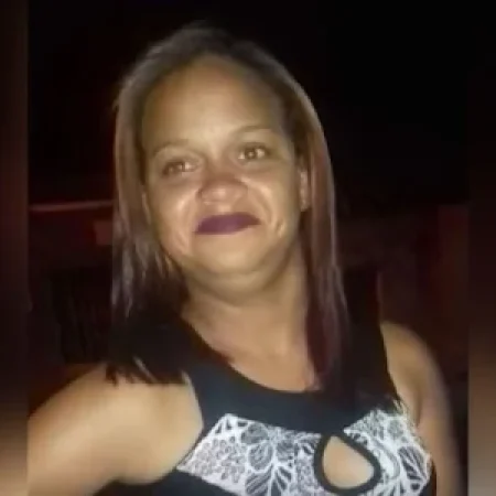 MULHER MORRE APÓS SOFRER CHOQUE ELÉTRICO AO TOCAR EM TOMADA COM CORPO MOLHADO NO INTERIOR DA BAHIA 