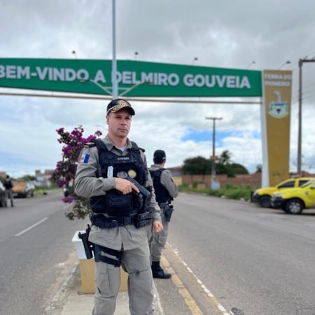  DE VOLTA AO BATALHÃO DE DIVISA: TC PEDRO DE OLIVEIRA RETORNA AO COMANDO DO 9º BPM”.