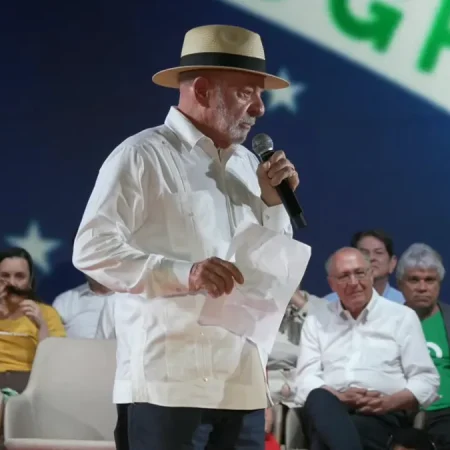 LULA É ORIENTADO A DEIXAR PARTICIPAÇÃO EM DEBATE PARA O 2º TURNO