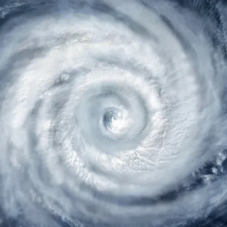 CICLONE EXTRATROPICAL VAI ATINGIR O BRASIL COM VENTOS DE ATÉ 100 KM/H