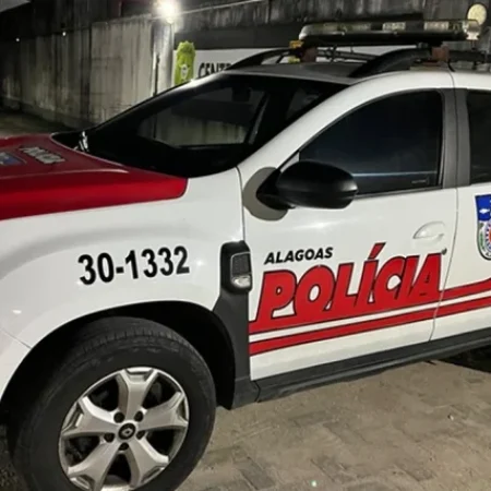 HOMEM É PRESO APÓS AMEAÇAR EX-NAMORADA DE 74 ANOS COM FACA E FOICE