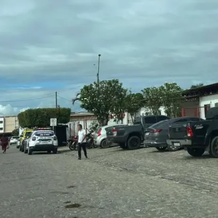 MULHER FICA FERIDA APÓS SER AGREDIDA PELO EX-MARIDO