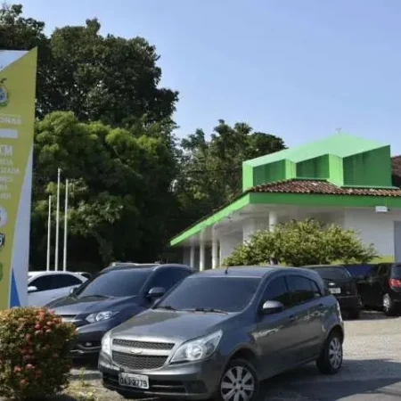 MULHER INTUBADA PISCA PARA CONFIRMAR QUE FOI ESPANCADA PELO EX