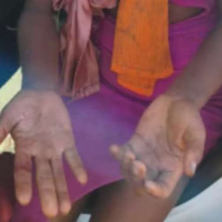 MULHER É JOGADA EM RIO COM PÉS E MÃOS AMARRADOS, CONSEGUE SE SOLTAR E NADAR ATÉ MARGEM