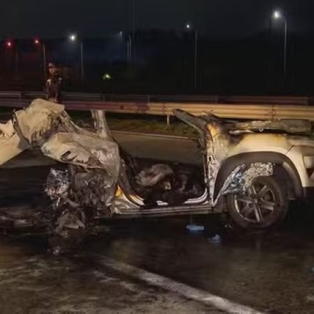 TRÊS PESSOAS MORREM APÓS CARRO PEGAR FOGO E EXPLODIR EM ACIDENTE
