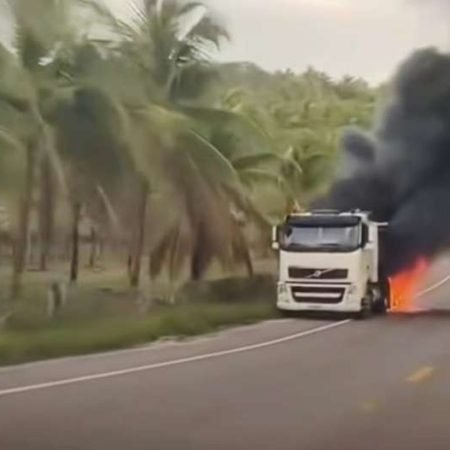 INCÊNDIO ATINGE CARRETA E ASSUSTA POPULARES  DE AL