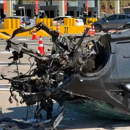 CARRO DERRUBANDO TETO DE PEDÁGIO; MOTORISTA MORREU