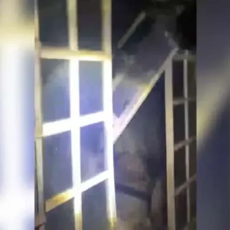 HOMEM É PRESO POR INCENDIAR CASA DE AMIGA E TENTAR MATÁ-LA APÓS TOMAR FORA
