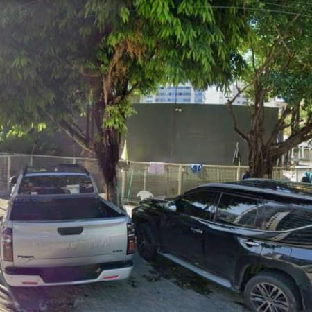 HOMEM INVADE SUPERMERCADO APÓS SER ESFAQUEADO