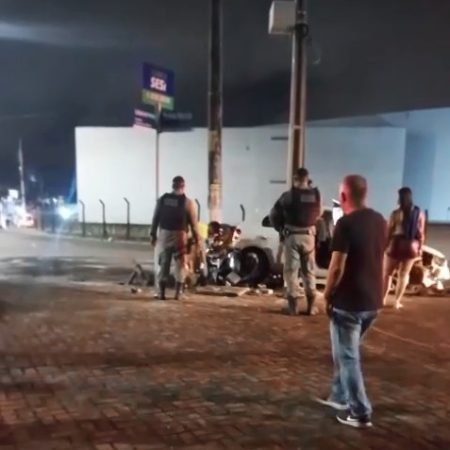MOTORISTA COM SINAIS DE EMBRIAGUEZ É PRESO APÓS INVADIR CONTRAMÃO E ATINGIR MOTOCICLISTA