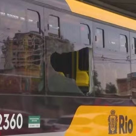 PASSAGEIRO DE ÔNIBUS MORRE BALEADO DURANTE AÇÃO POLICIAL