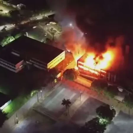 TERCEIRO INCÊNDIO NA UFPE EM UMA SEMANA CAUSA PREJUÍZO DE R$ 100 MILHÕES, DIZ REITOR